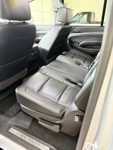 2019 Chevrolet Suburban LT - Photo 15