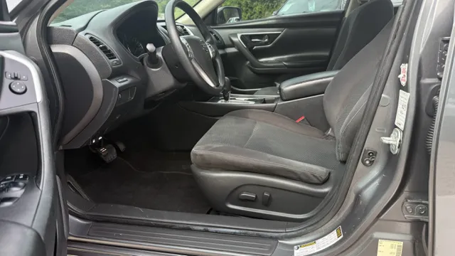 2017 Nissan Altima S - Photo 19