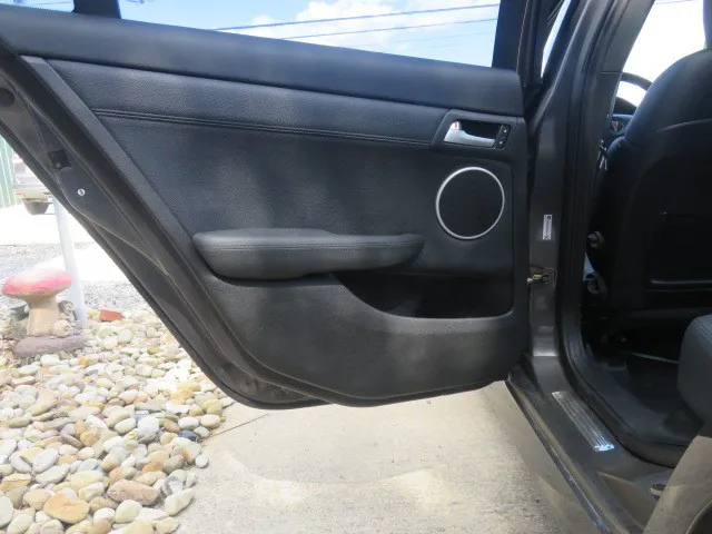 2009 Pontiac G8 Base - Photo 21