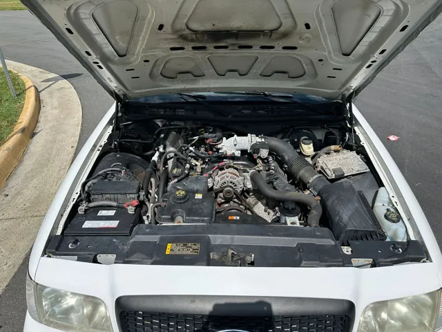 2010 Ford Crown Victoria photo 14