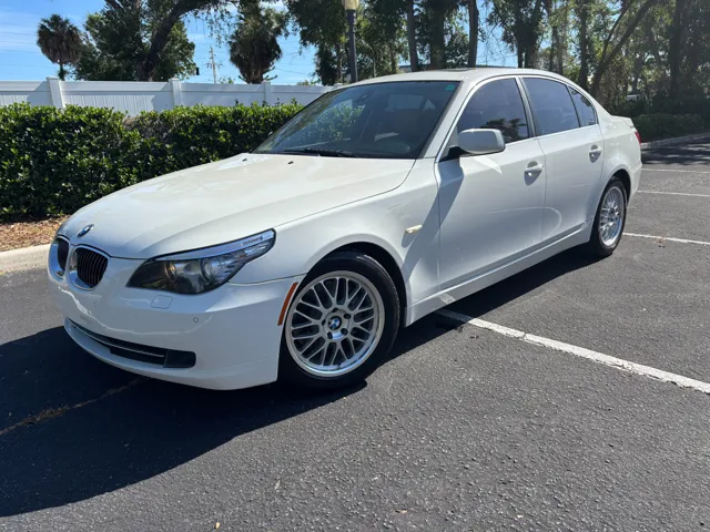 2010 BMW 5 Series 528i