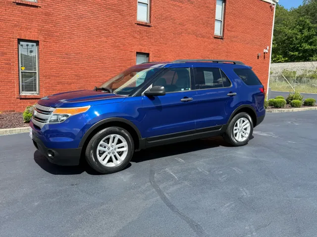 2015 Ford Explorer Base's photo