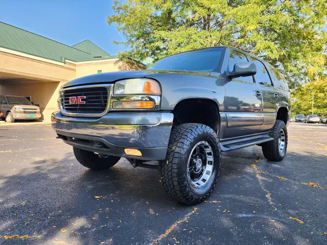 2001 Gmc Yukon SLE photo 2