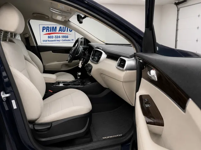2019 Kia Sorento LX - Photo 9