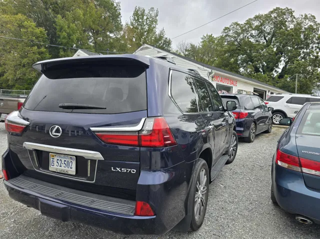 2016 Lexus LX 570 - Photo 8