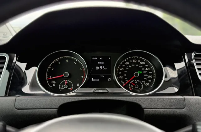2017 Volkswagen Golf SportWagen 22