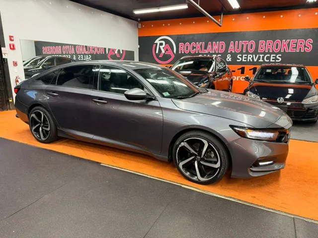 2020 Honda Accord Sport's photo