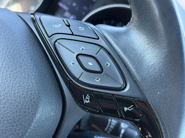 2021 Toyota C-HR XLE - Photo 32
