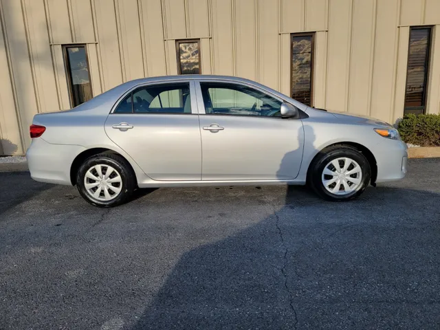 2013 Toyota Corolla's photo