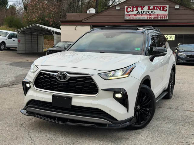 2021 Toyota Highlander Platinum's photo