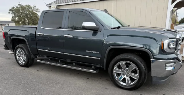 2018 GMC Sierra SLT's photo
