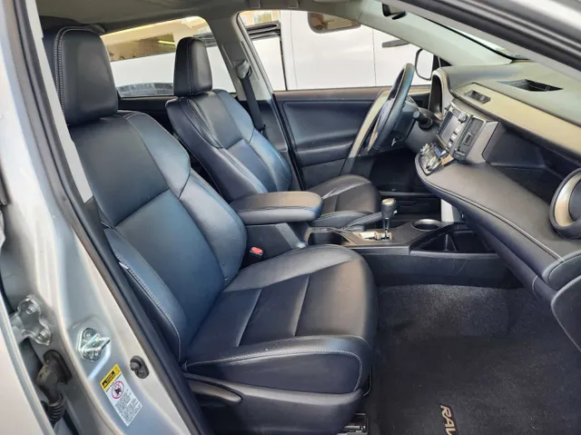 2013 Toyota RAV4 Limited photo 17