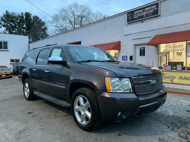 2010 Chevrolet Suburban LTZ's photo