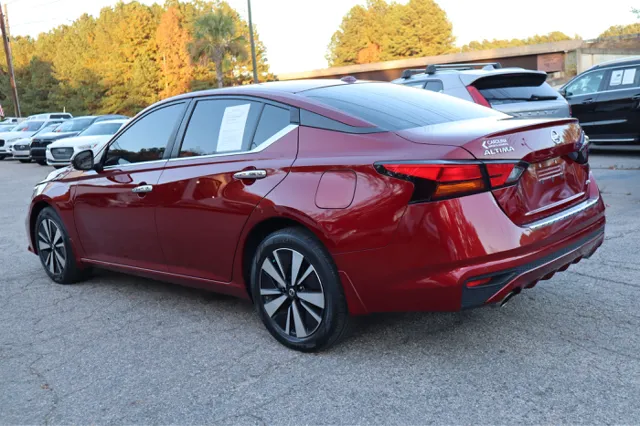 2022 Nissan Altima 2.5 SV photo 2