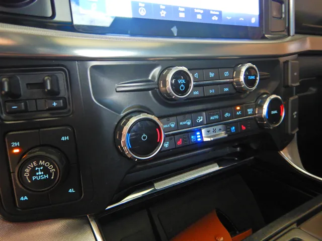 2022 Ford F-150 Raptor - Photo 25
