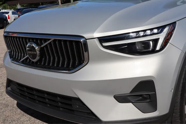 2023 Volvo XC40 Ultimate photo 7