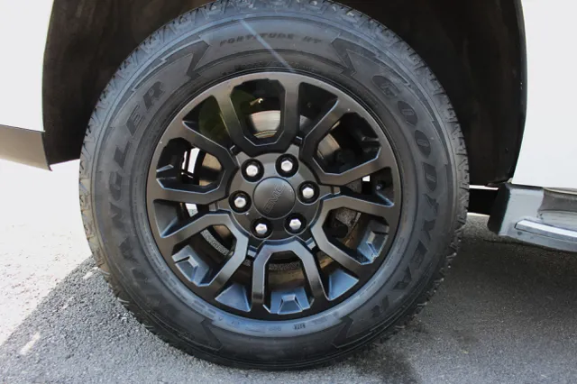 2015 GMC Yukon SLE - Photo 26