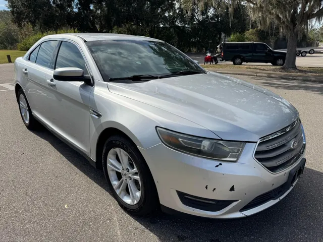 2014 Ford Taurus SEL's photo