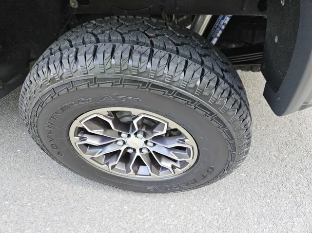 2019 Chevrolet Colorado ZR2 - Photo 11