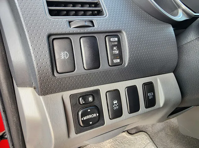 2011 Toyota Tacoma Double Cab V6 4x4 photo 21