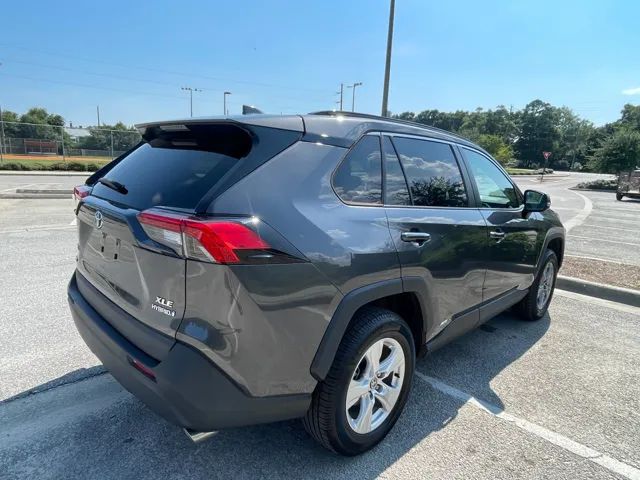2022 Toyota RAV4 Hybrid photo 4