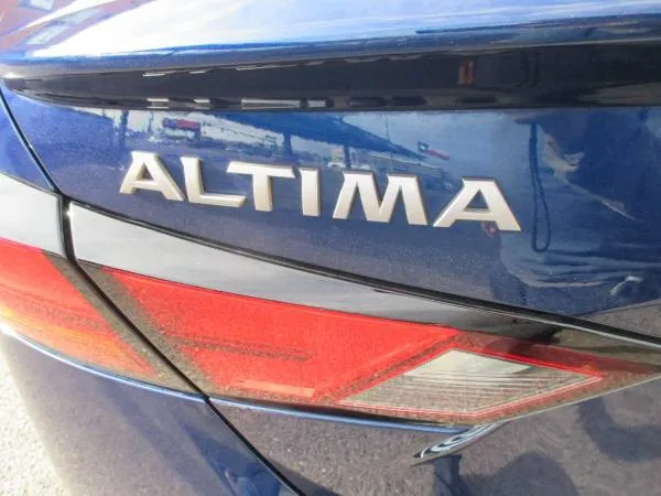 2023 Nissan Altima SR - Photo 7
