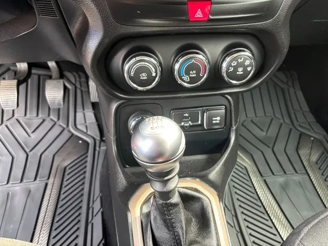 2016 Jeep Renegade Sport - Photo 18