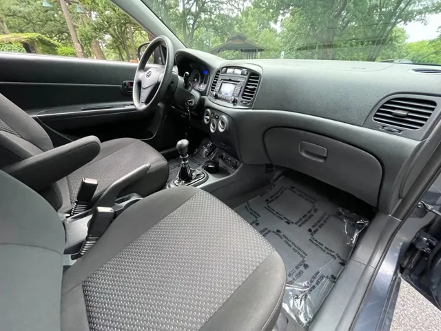 2011 Hyundai Accent GL - Photo 19