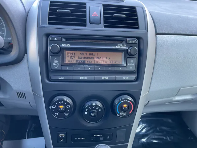 2013 Toyota Corolla L - Photo 14