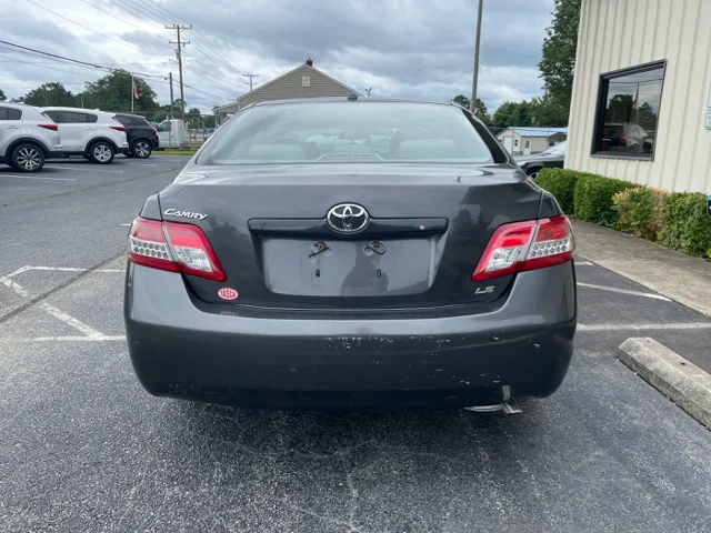 2010 Toyota Camry LE photo 4