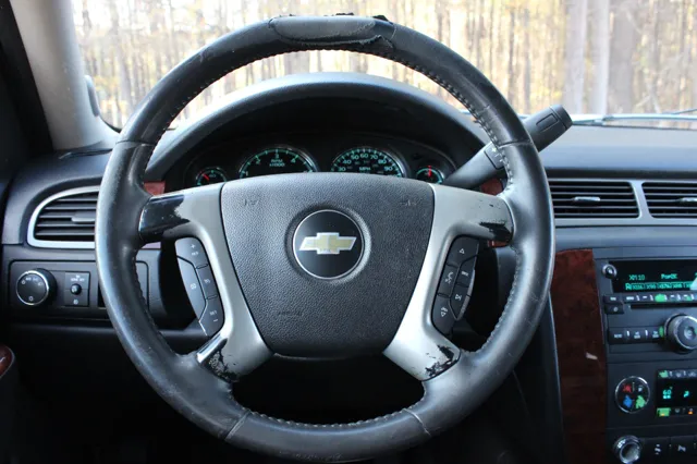 2011 Chevrolet Suburban LT - Photo 26