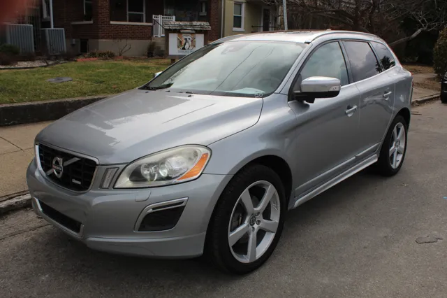 2012 Volvo XC60 T6 R-Design Platinum
