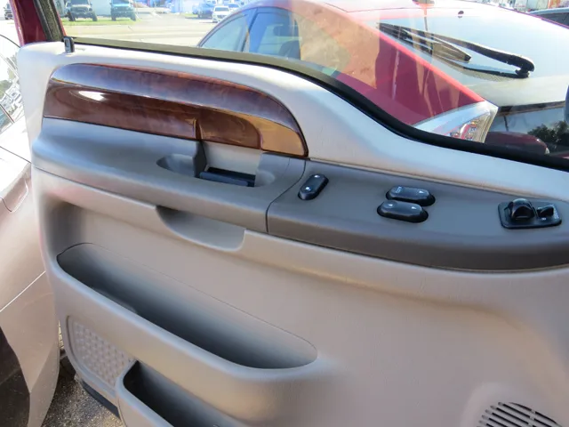 2004 Ford F-250 Lariat photo 9