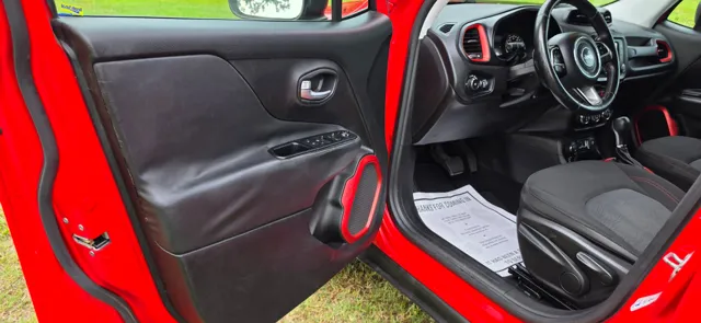 2015 Jeep Renegade Trailhawk - Photo 10