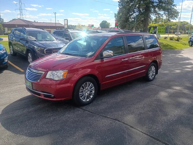 2013 Chrysler Town & Country Touring-L