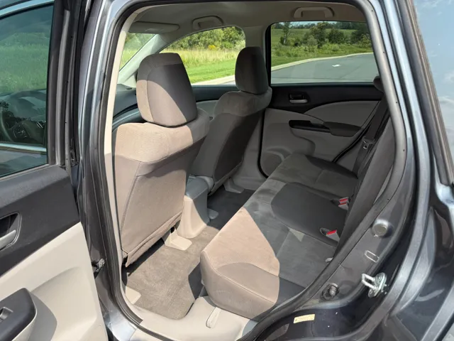 2013 Honda CR-V LX photo 14