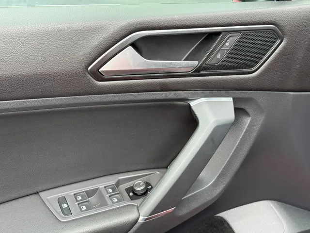 2018 Volkswagen Tiguan SE - Photo 51