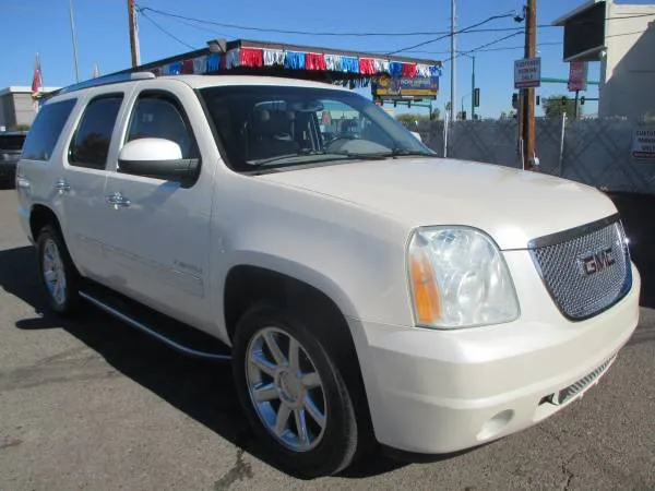 2010 GMC Yukon Denali's photo
