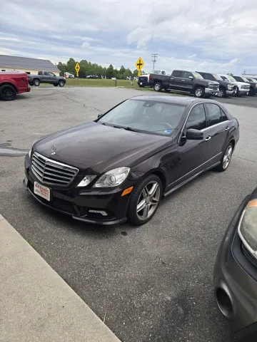 2011 Mercedes-Benz E-Class E550 Luxury's photo