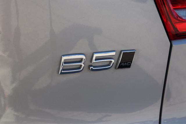 2023 Volvo XC40 Ultimate photo 9