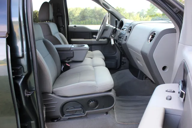 2004 Ford F-150 XLT - Photo 19