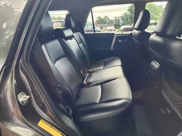 2014 Toyota 4Runner Limited 4WD V6 photo 16