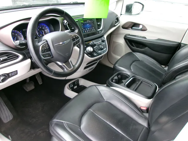 2021 Chrysler Voyager LXI - Photo 6