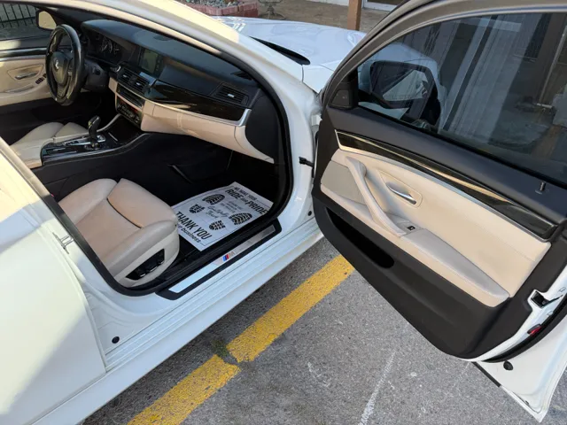 2012 BMW 5 Series 550i - Photo 27