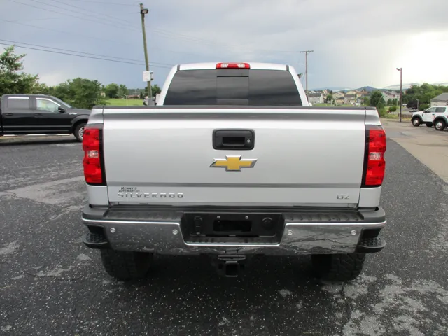 2016 Chevrolet Silverado 2500HD photo 4