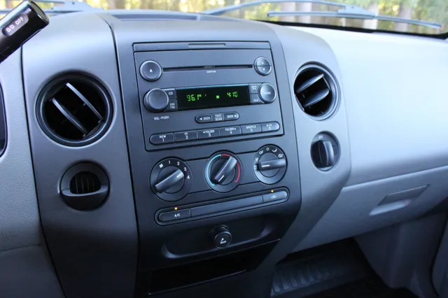 2007 Ford F-150 STX - Photo 25