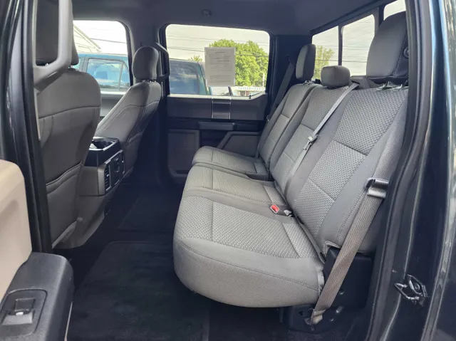 2015 Ford F-150 XLT photo 14