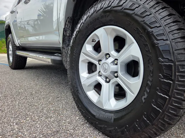 2016 Toyota 4Runner Base photo 2
