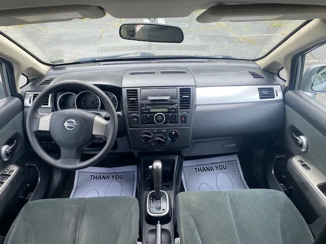 2011 Nissan Versa photo 28