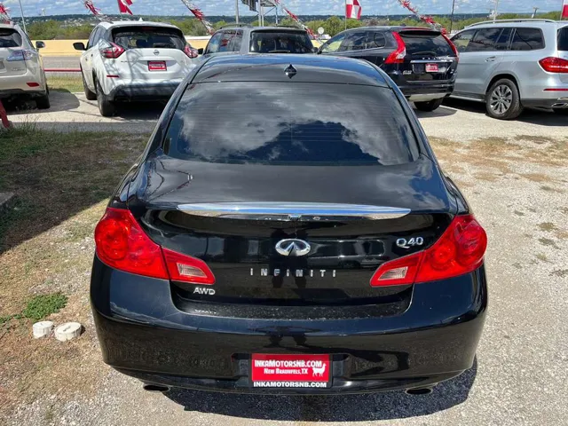 2015 Infiniti Q40 photo 3